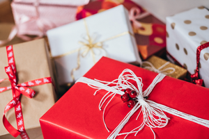 Minimalist Holidays: Clutter Free Gift Giving Ideas