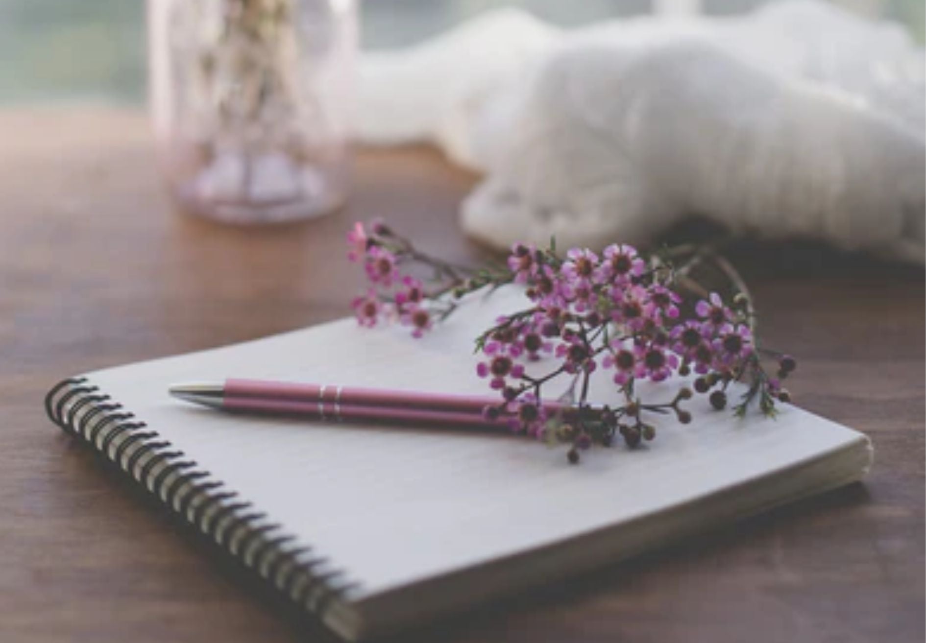 6 Ways Journaling Can Help You Become More Mindful, Resilient & Relaxed by Thể Oanh