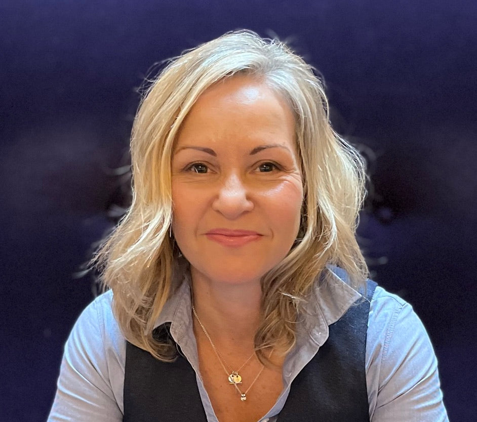 Tracey Lee </BR> NEWMARKET, ON CANADA </BR>